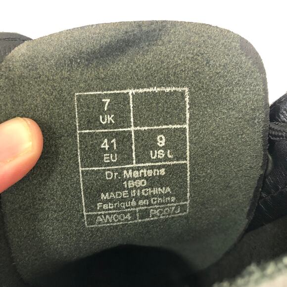 Dr Martens 1B60 Boots Womens US 9 Black Leather 20 Eye Knee High Lace Up EU 41 - Picture 11 of 16